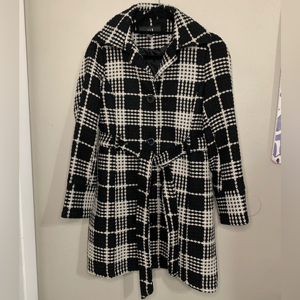 Forever 21 Black And Cream Textured Long Peacoat With Pockets Size Medium